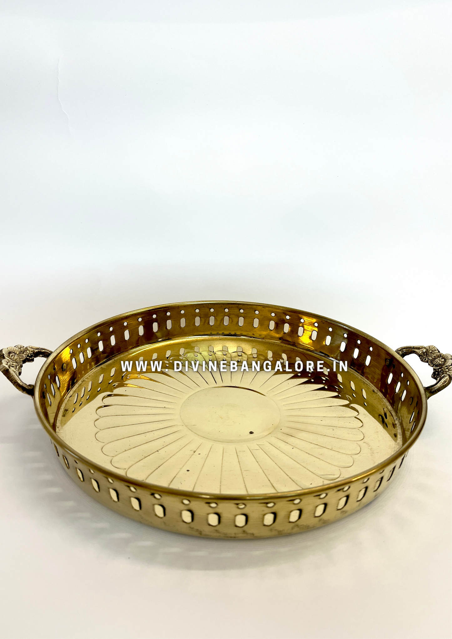 Home Décor/Pooja Brass Thali/Tray with handle