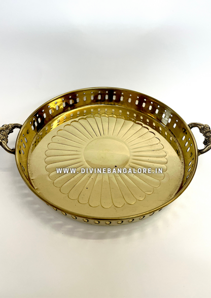 Home Décor/Pooja Brass Thali/Tray with handle